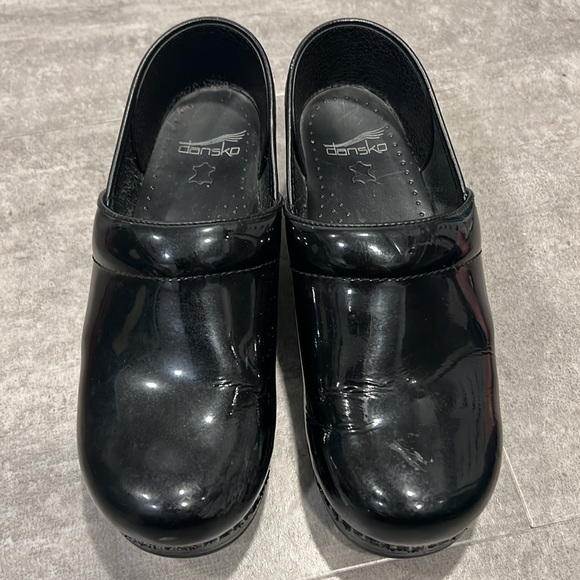 Dansko Patent Leather Black Clogs Size 39 - Picture 3 of 10